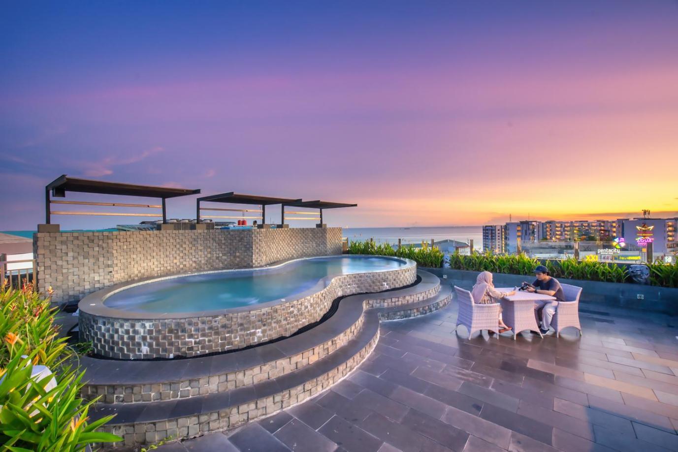 J Icon Hip Hotel Balikpapan  Exterior photo