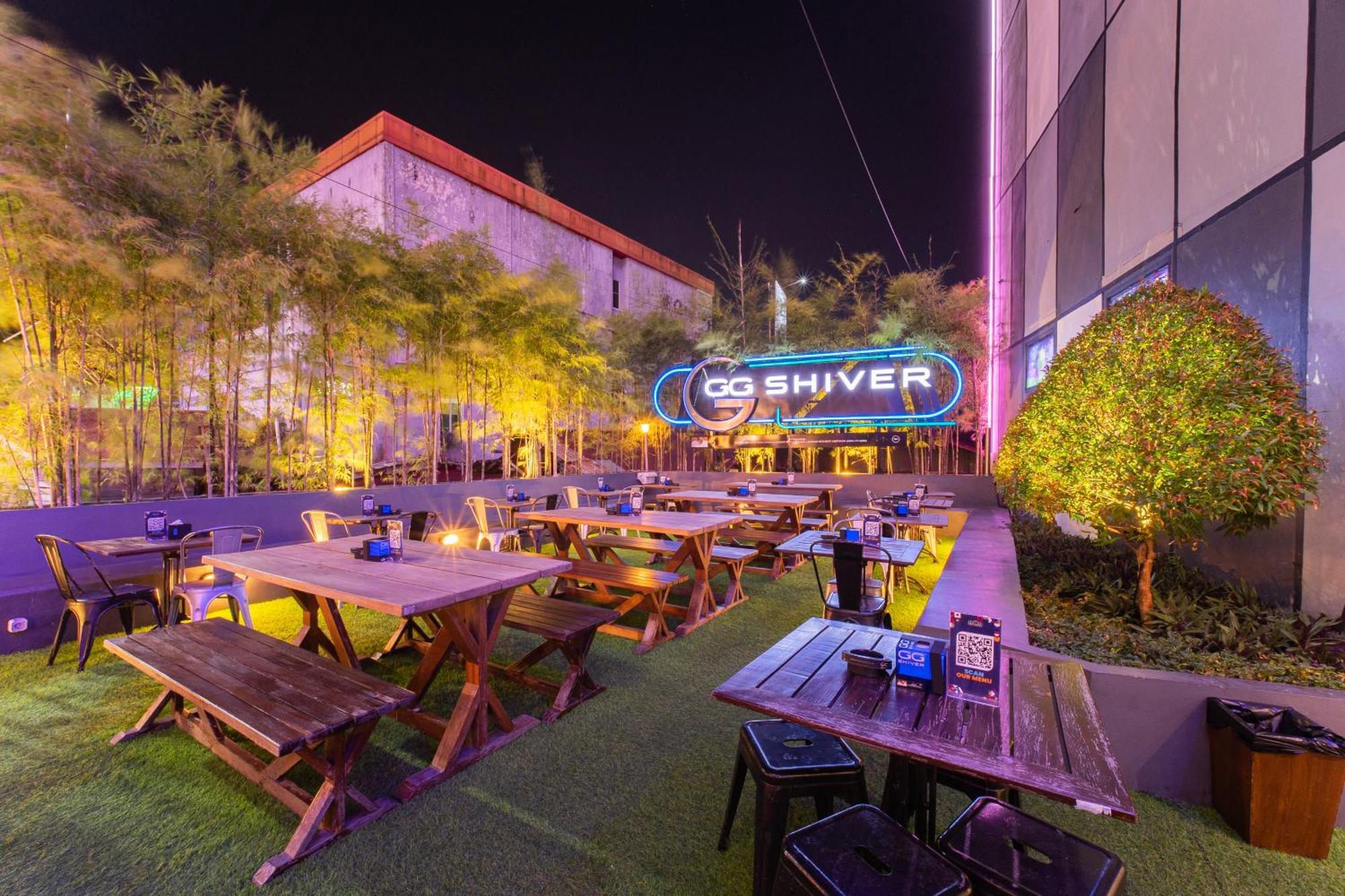 J Icon Hip Hotel Balikpapan  Exterior photo