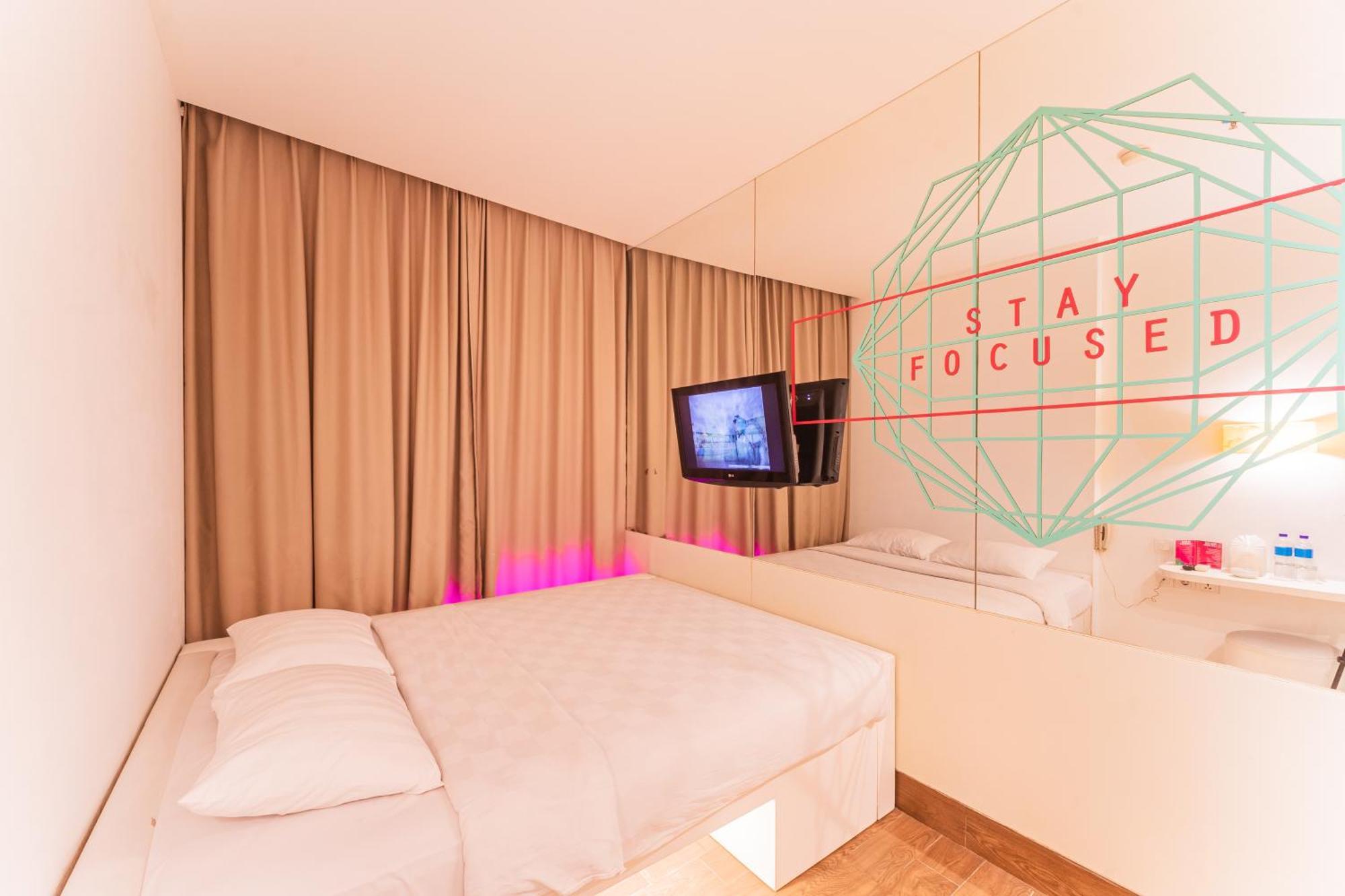 J Icon Hip Hotel Balikpapan  Exterior photo